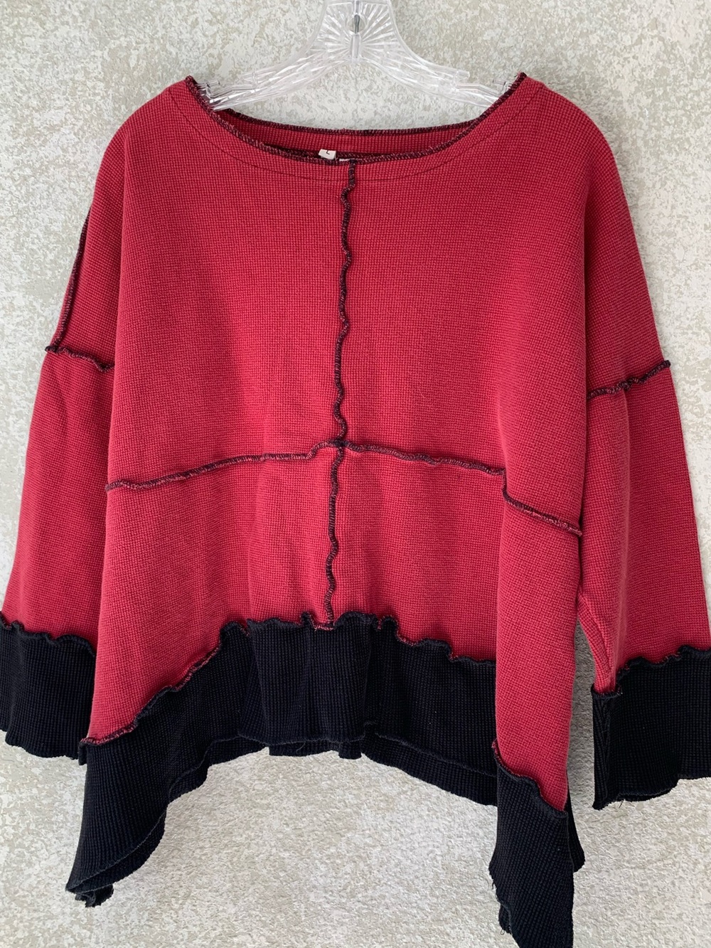 Hand Jive Red Black Waffle Knit Thermal Top Raw Seam Button Back L